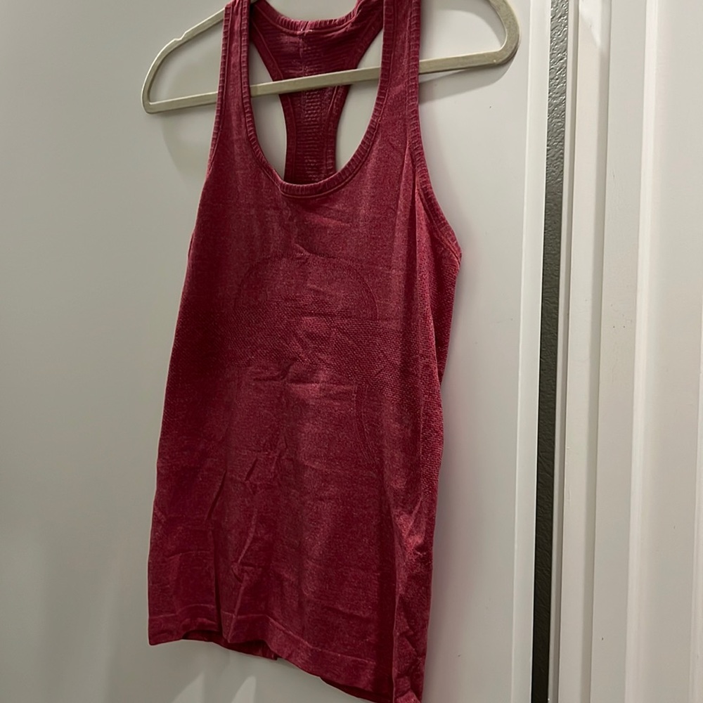 Lululemon swiftly speed racerback. Heather red. Size 6